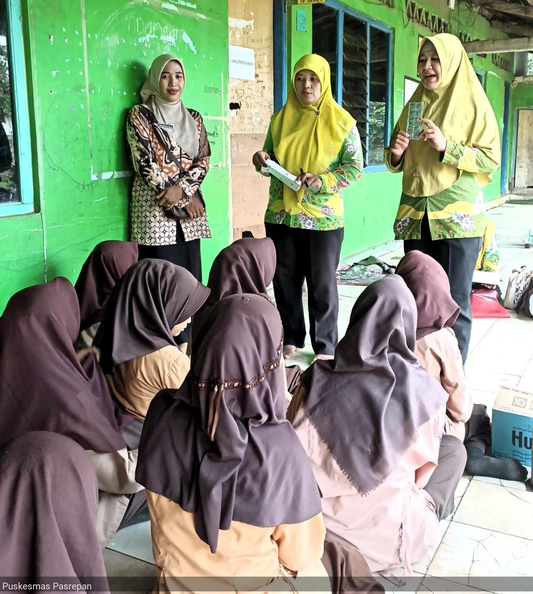 Cegah Anemia Sejak Dini! Siswi MA Abu Amr Ikuti Penyuluhan & Aksi Minum Tablet Tambah Darah